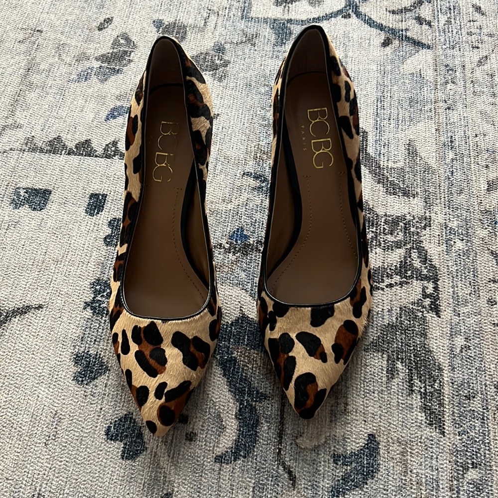 BCBG Leopard pumps